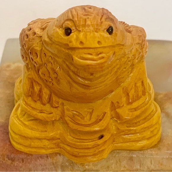 Vintage Boxwood Money Frog Netsuke Animal Figurine Hand Carved Wooden Figure 2" - Picture 4 of 13